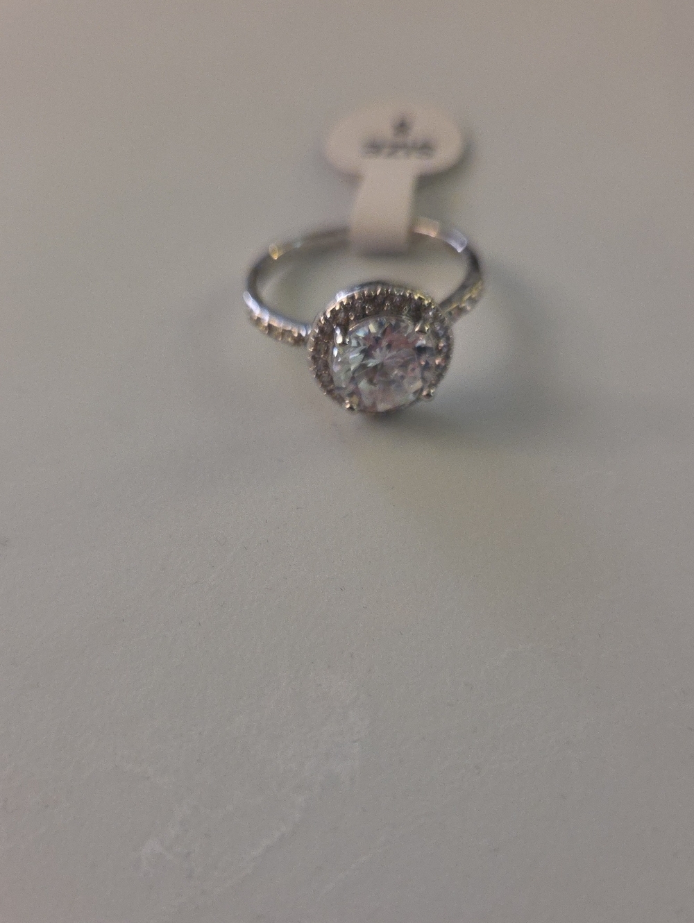 NEW - RING...Size 8 - Picture 2 of 5